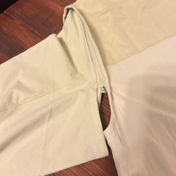 Lululemon Water-Repellent Hiking Convertible Bomber Jacket in Dewy - Picture 6 of 6